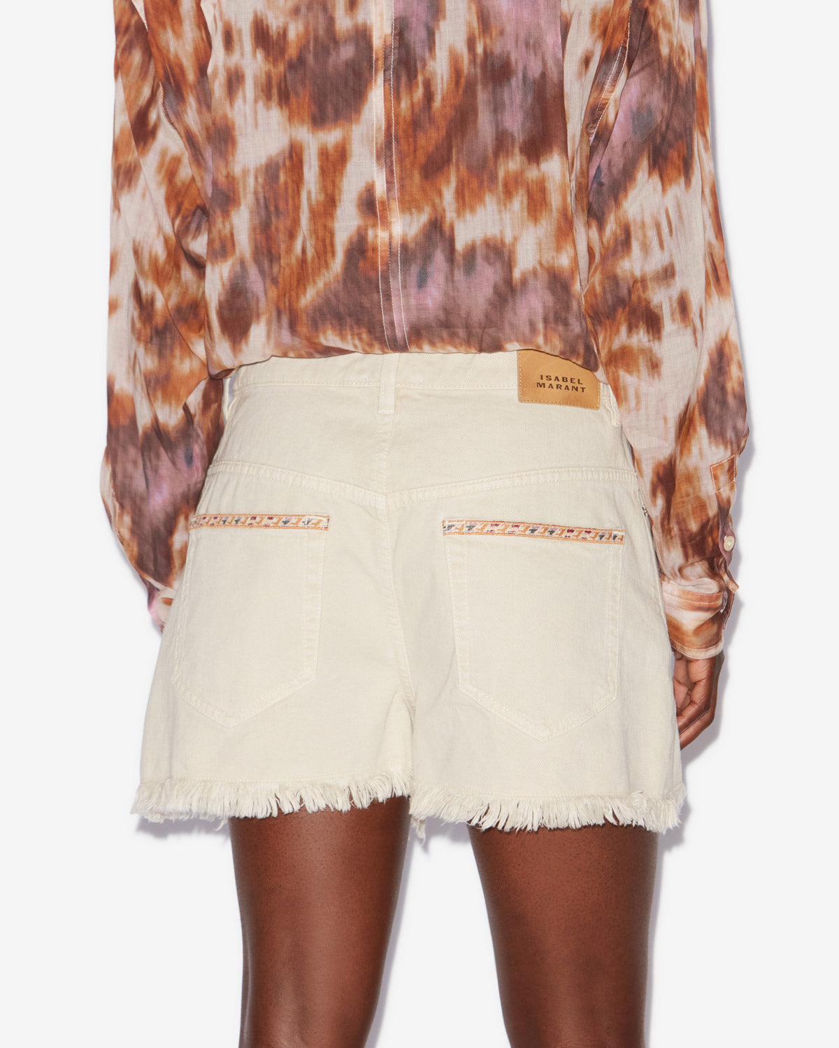 SHORT LESIA